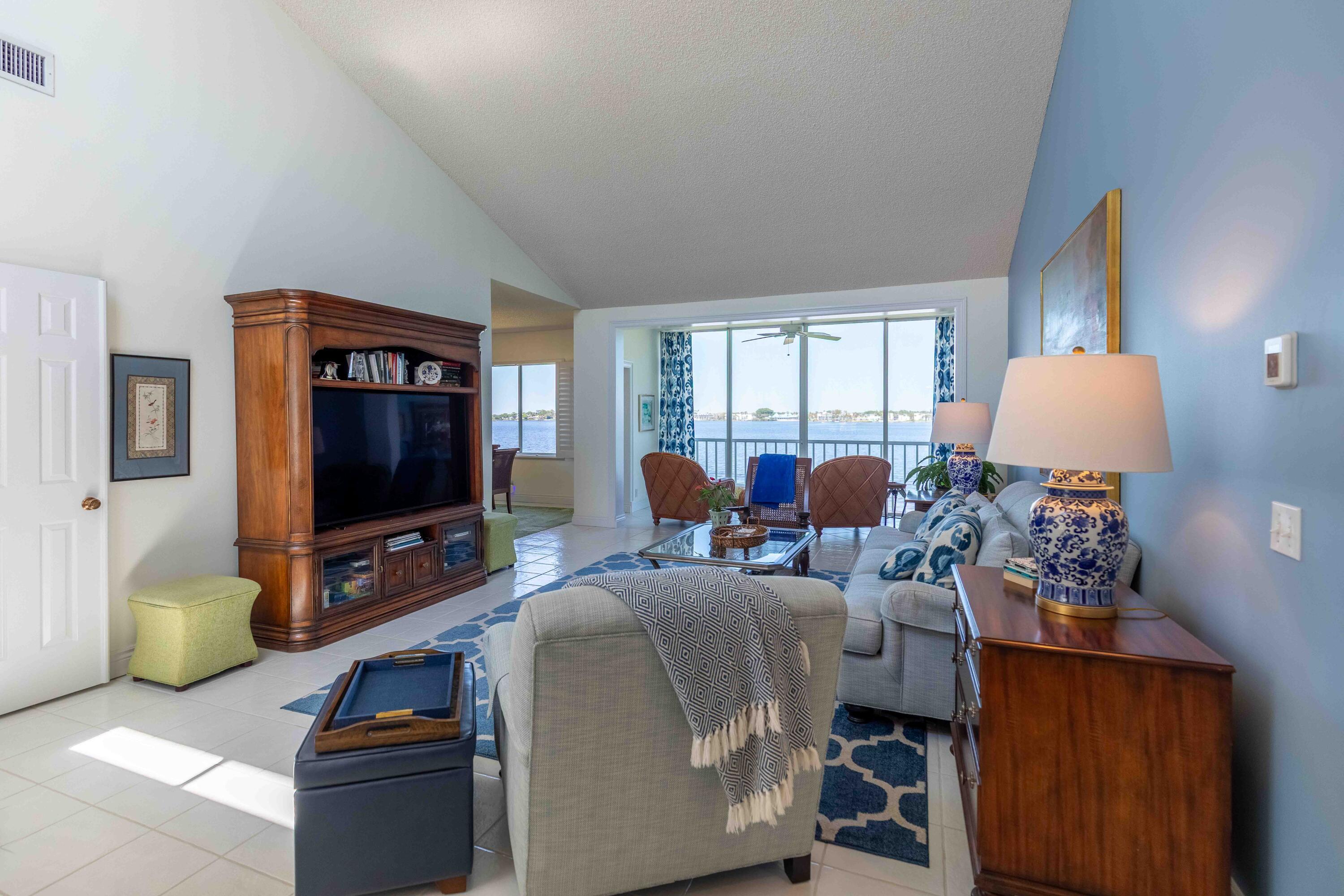 Image 3: 12356 harbour ridge-1-