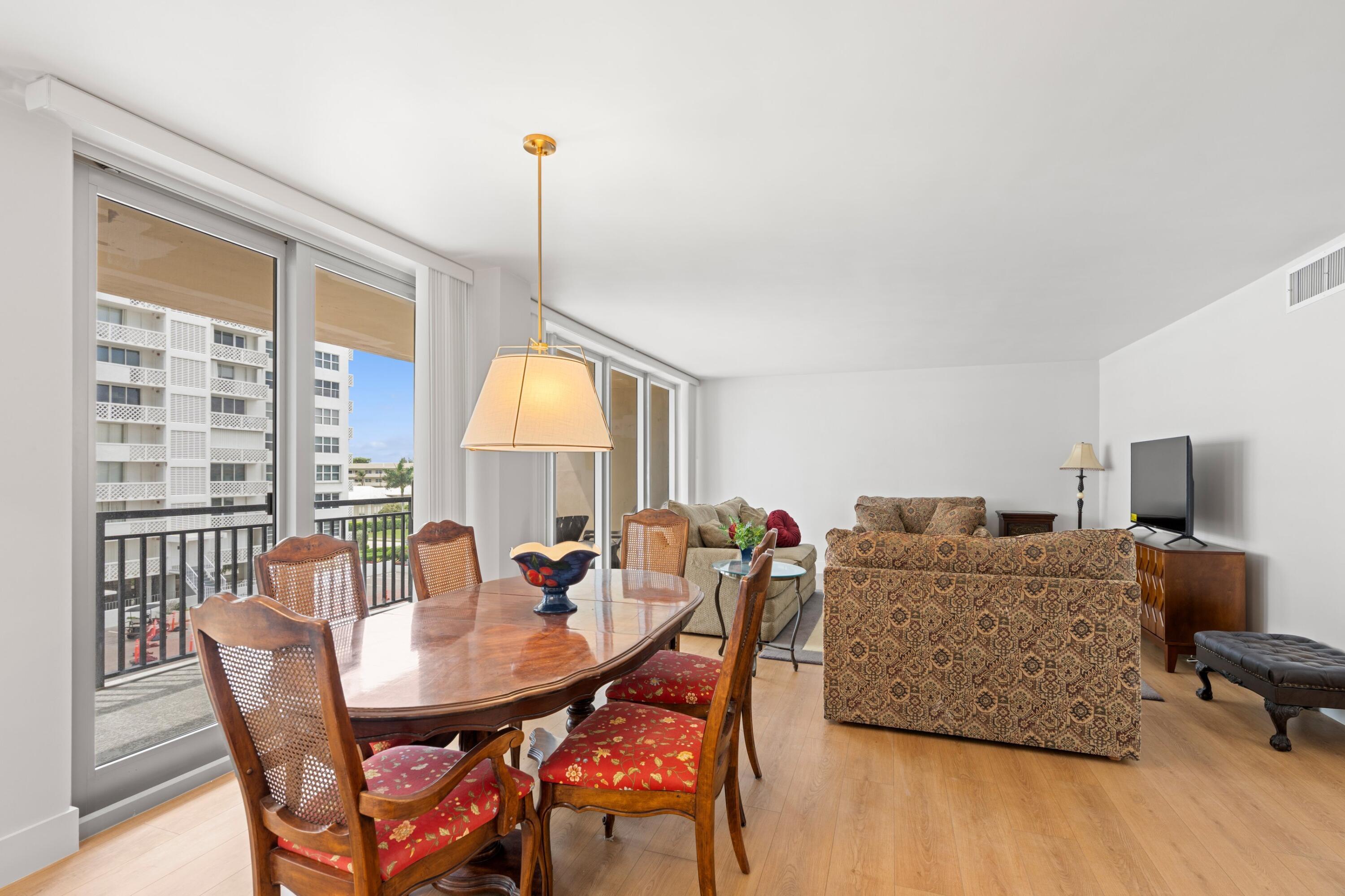 Image 4: Dining Room
