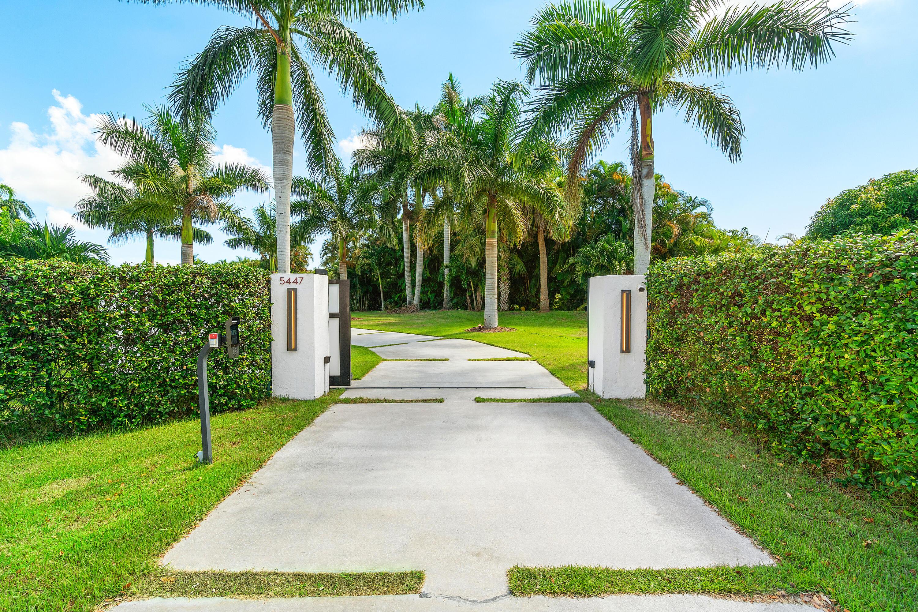 Image 2: 001-5447CenterStreet-Jupiter-FL-33458-FU