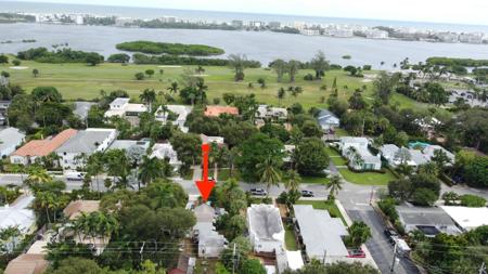 809 N Lakeside Drive