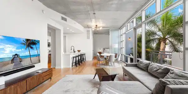 335 SE 6th Avenue