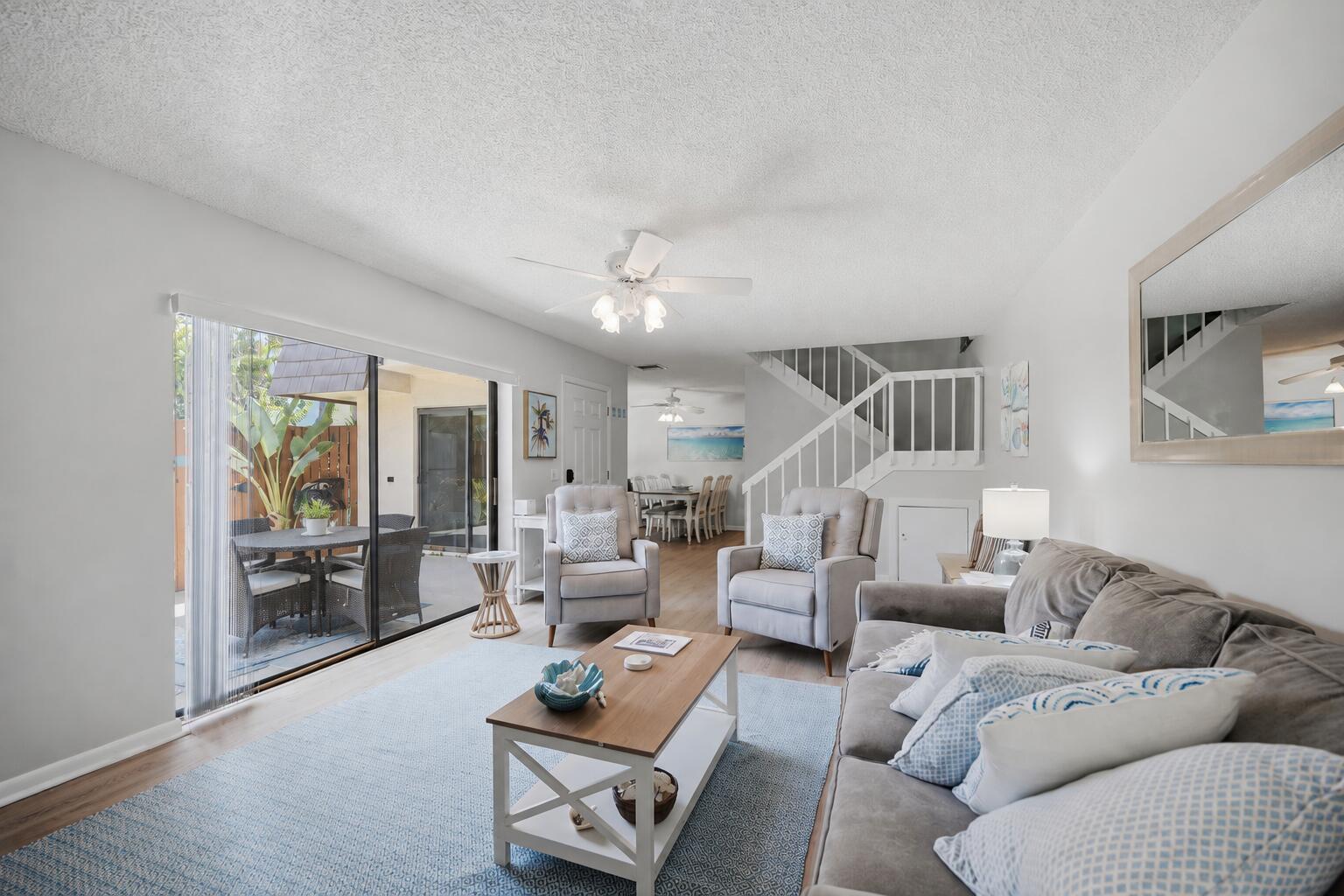 Image 3: (11)Living Room 135 Ocean Cove