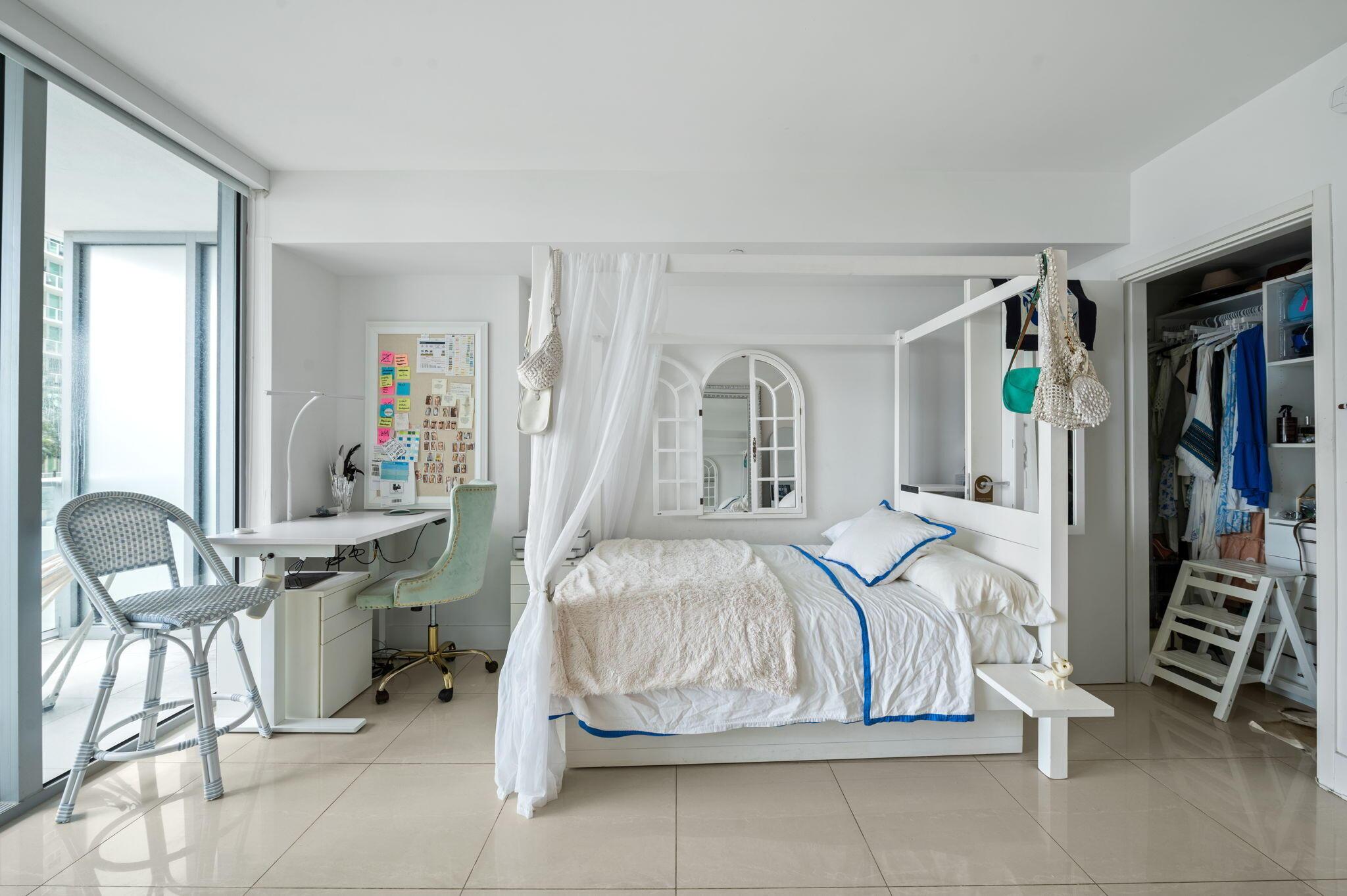 Image 2: 9-web-or-mls-1300-brickell-bay-dr-1005