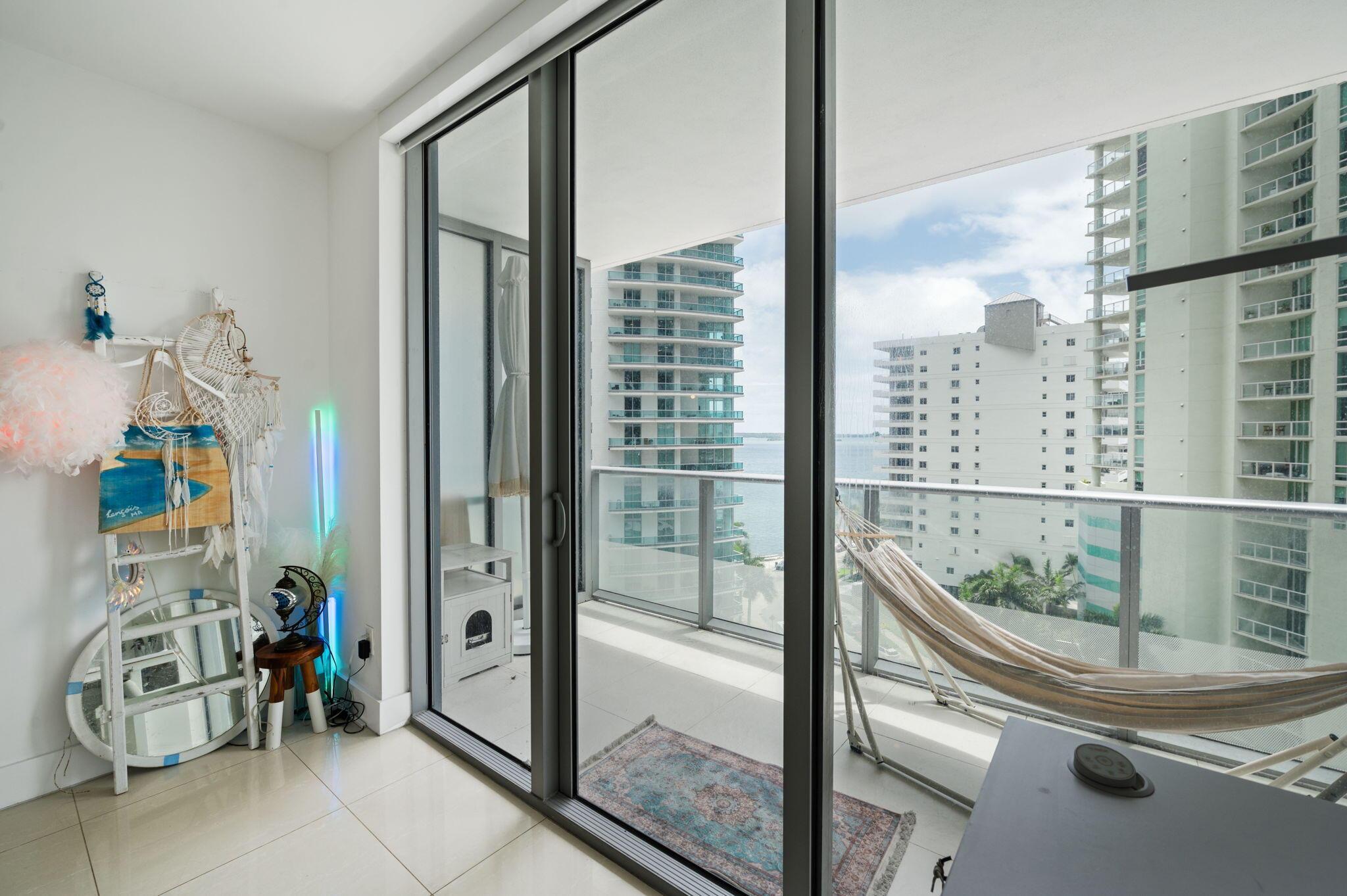 Image 4: 12-web-or-mls-1300-brickell-bay-dr-1005