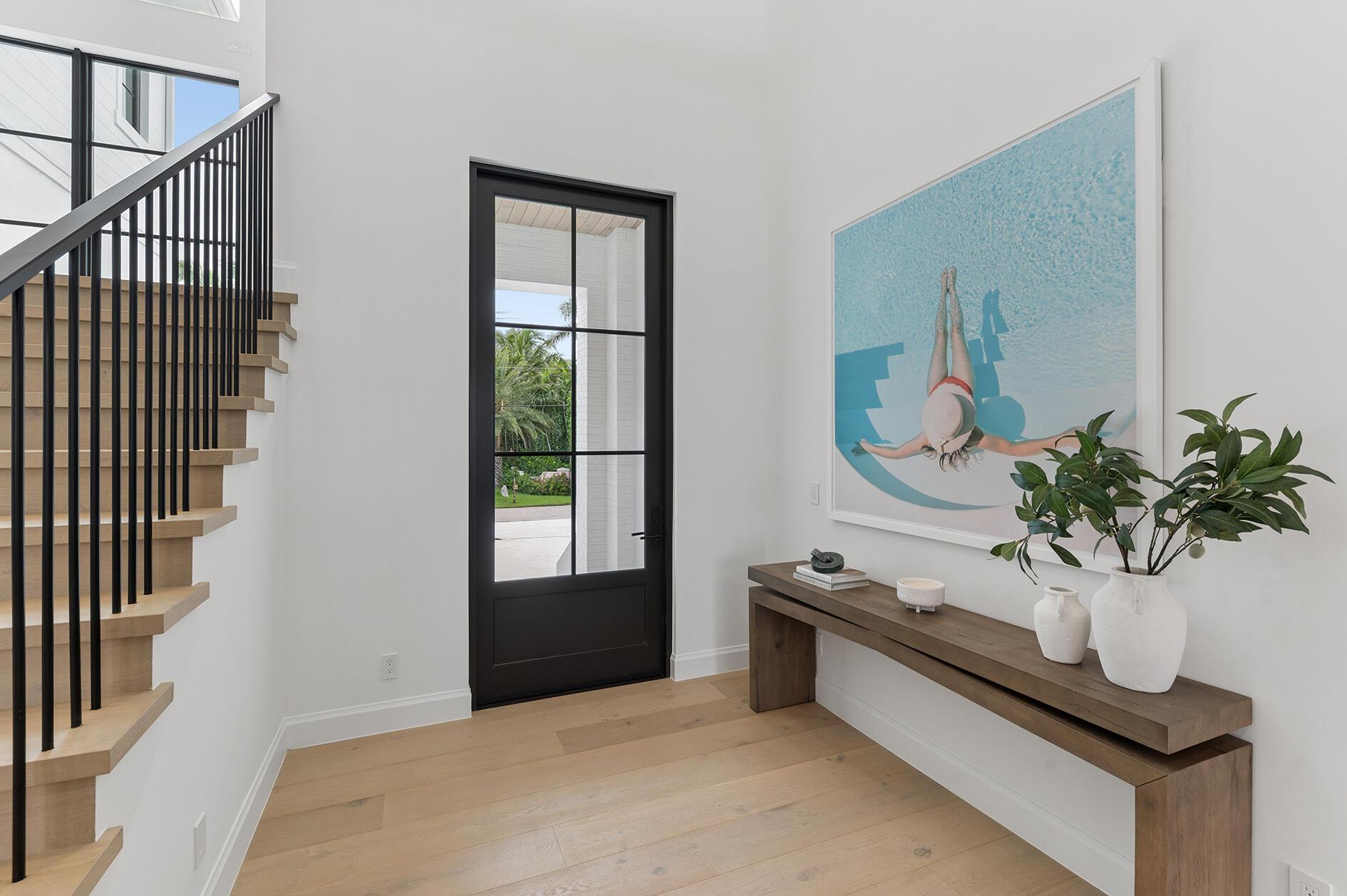 Image 3: Foyer