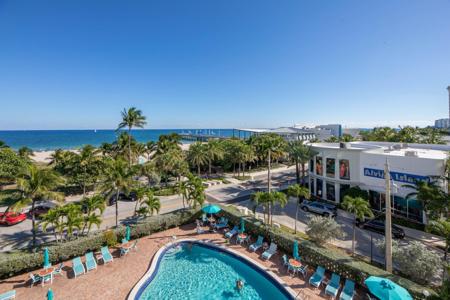 305 N Pompano Beach Boulevard