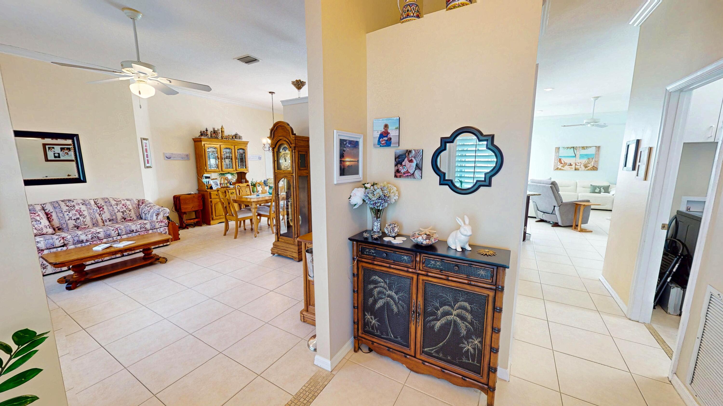 Image 4: 3419-SE-Hart-Circle-Port-St-Lucie-FL-349