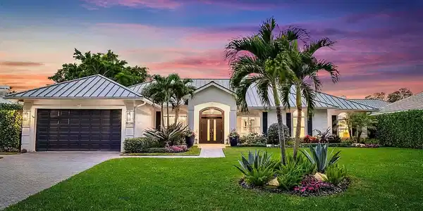 19056 SE Coral Reef Lane
