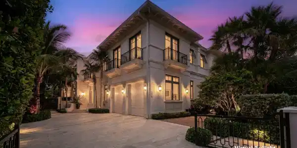 218 Brazilian Avenue