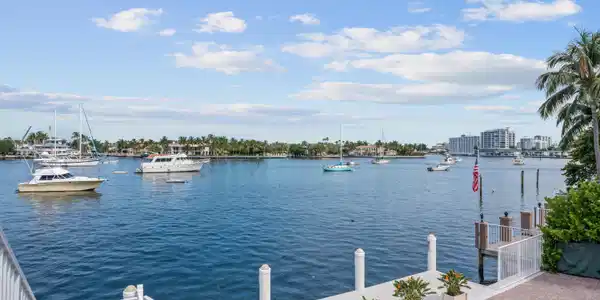 Image 2: Direct intracoastal views