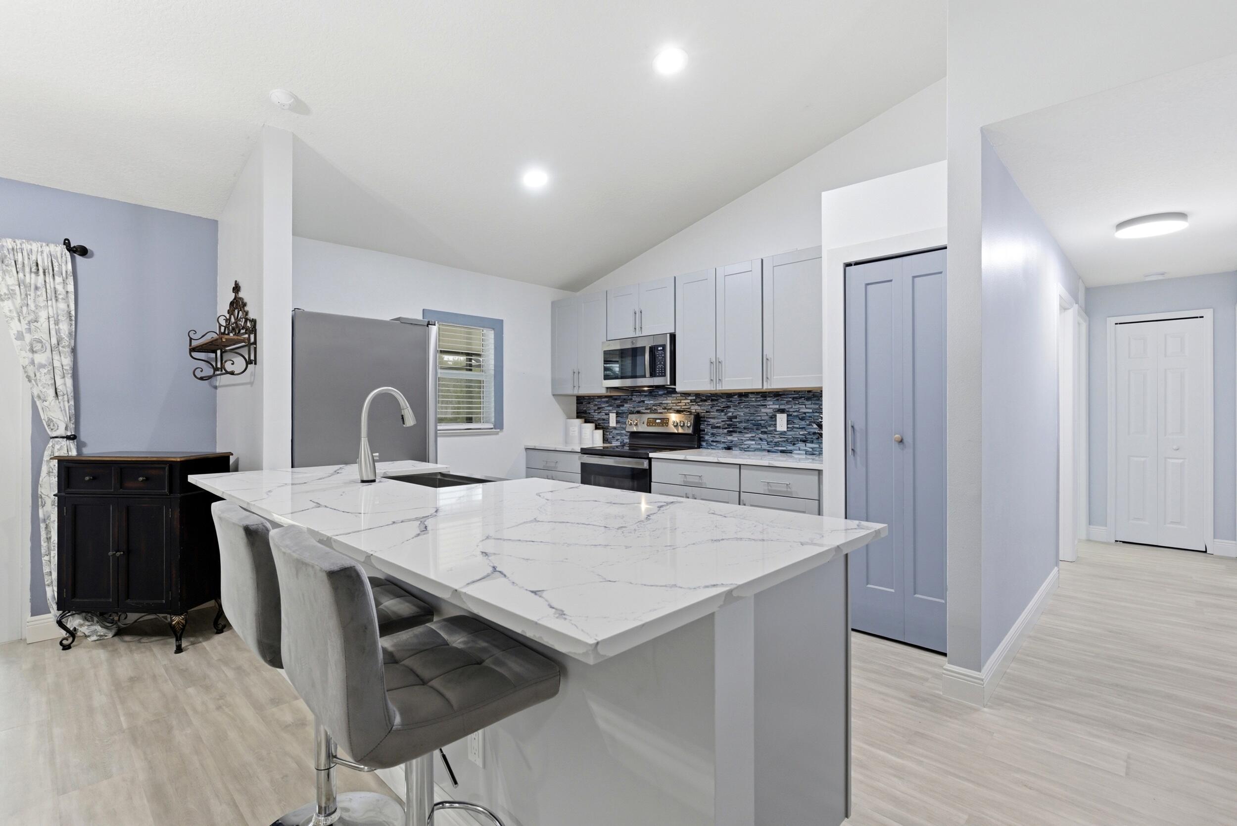 Image 2: Breakfast Bar