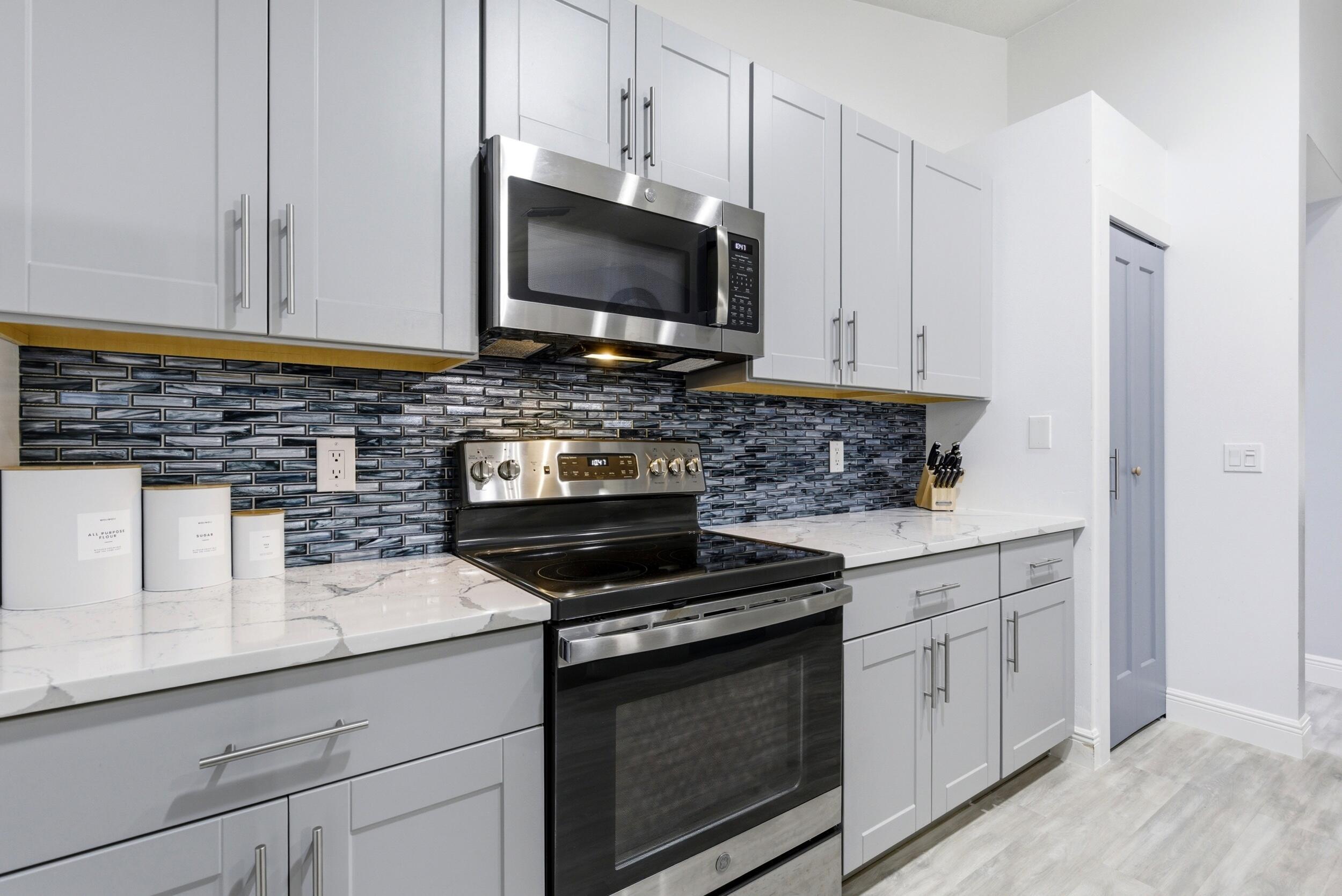 Image 4: Kitchen