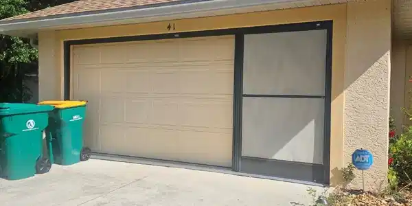 Image 3: 3 Front Garage