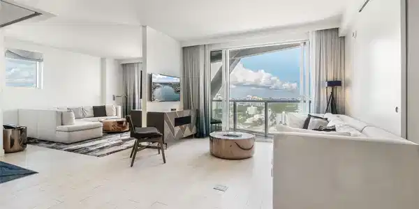 3101 Bayshore Drive