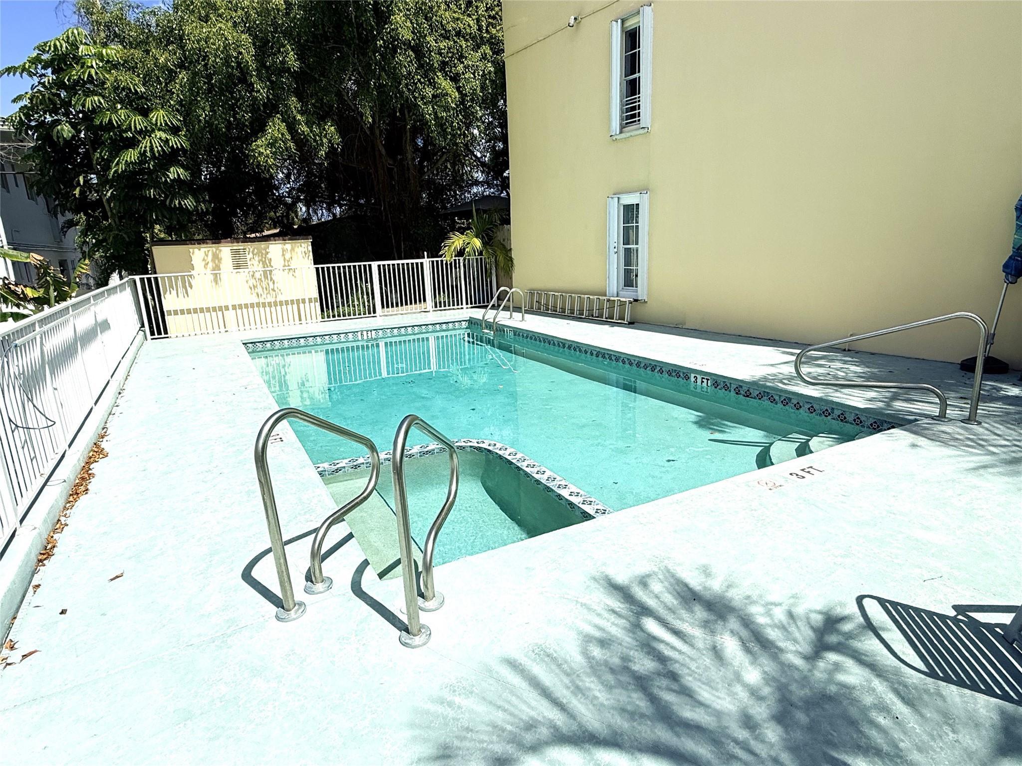 Image 3: Photo 3