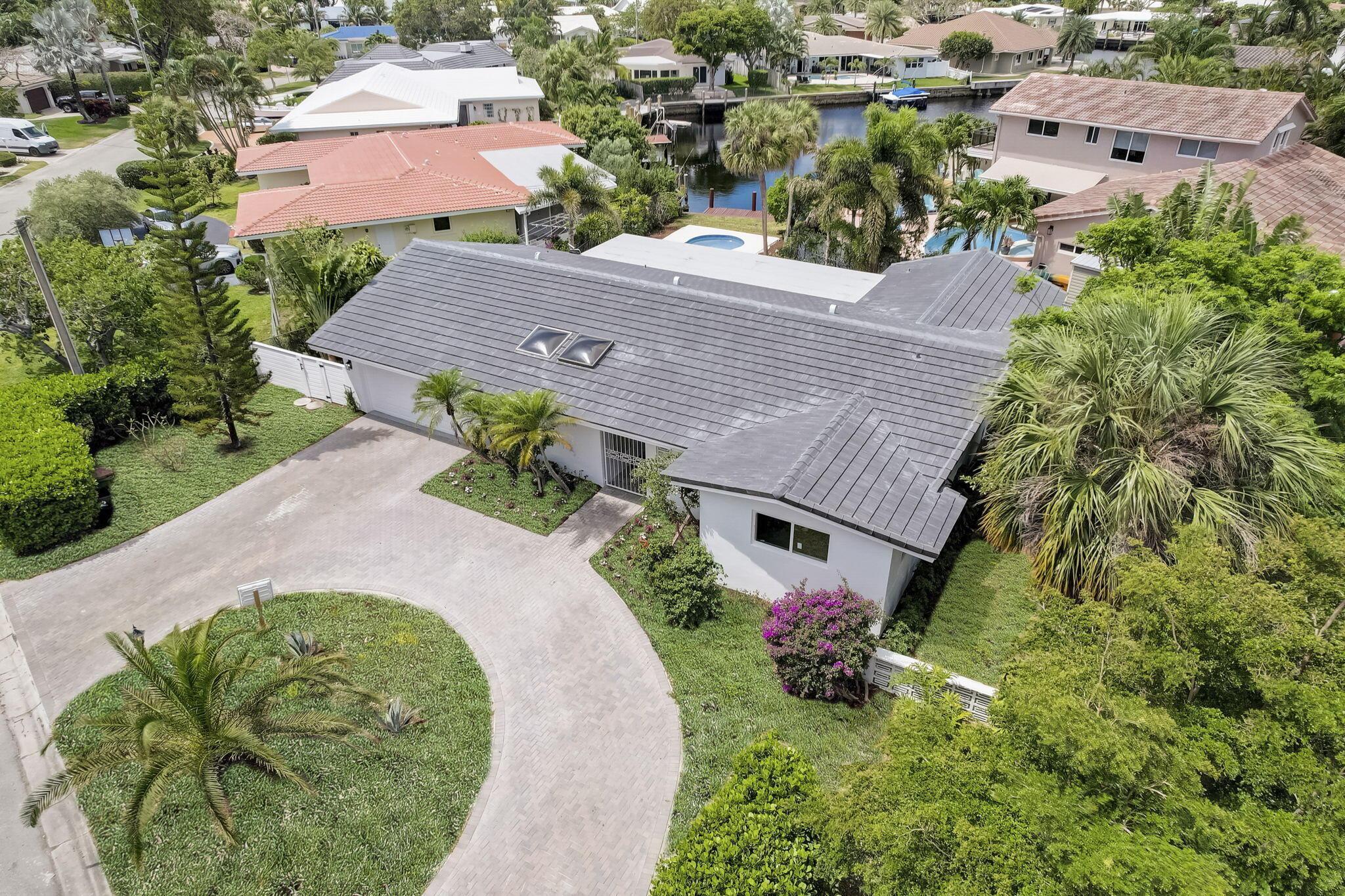 Image 3: NE 29th Ave-077