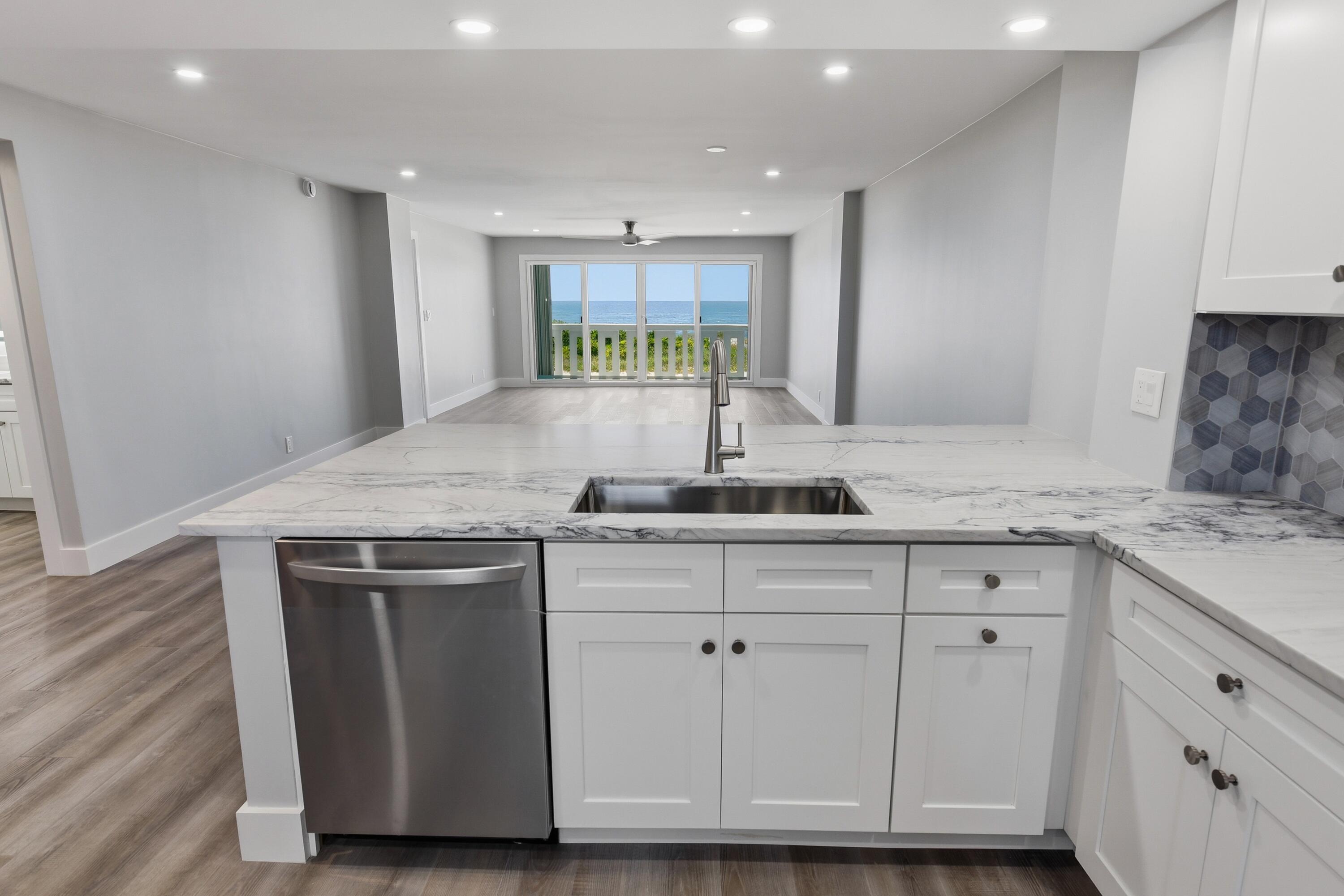Image 1: 016-020-1012 N Ocean Blvd-4200x2804