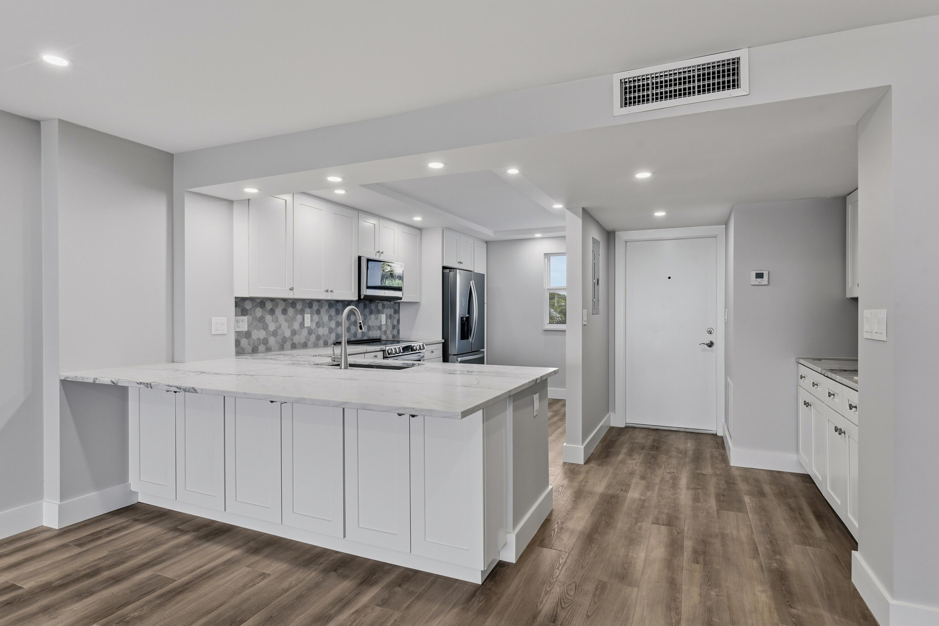 Image 3: 010-017-1012 N Ocean Blvd-4200x2804