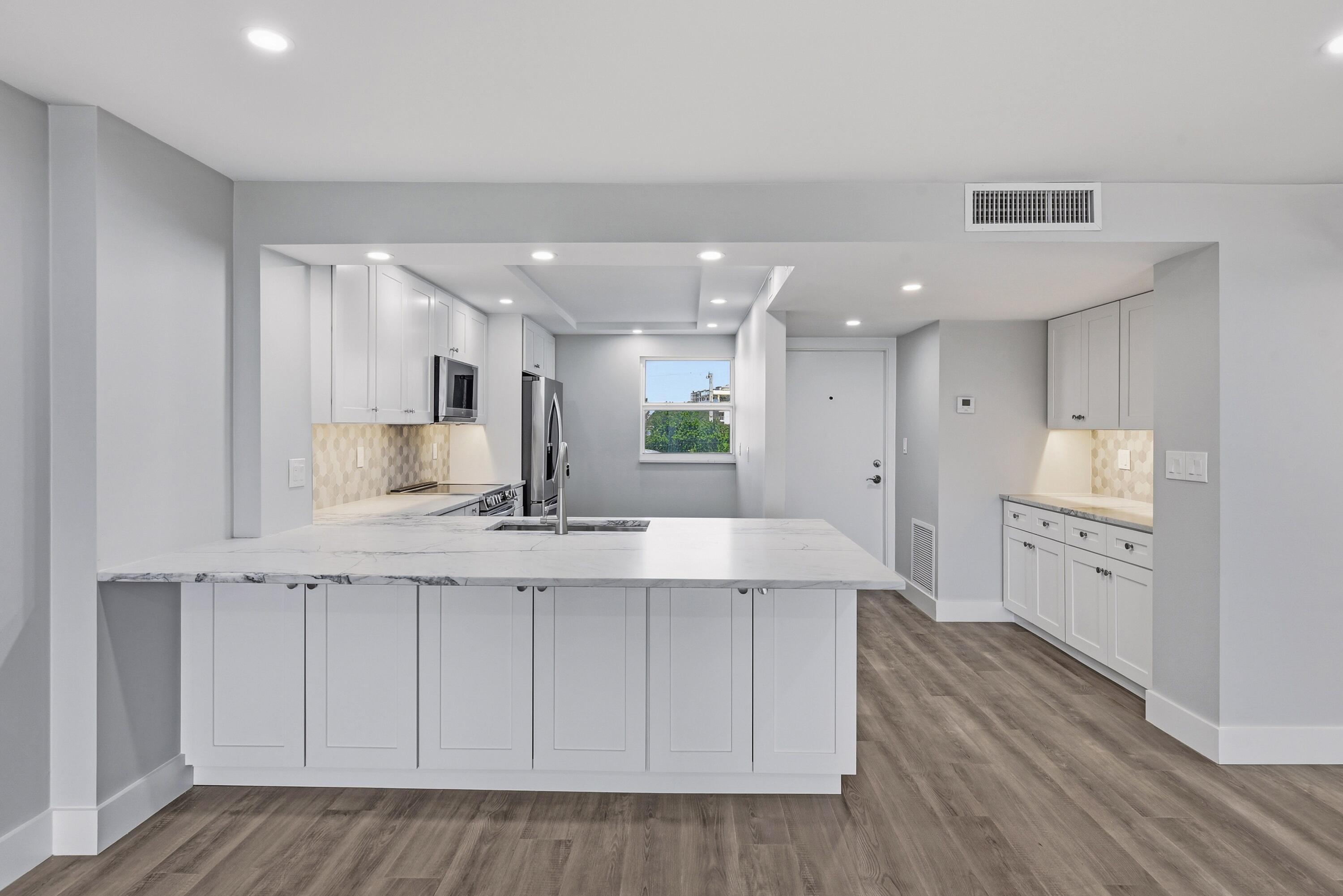 Image 4: 011-023-1012 N Ocean Blvd-4200x2804