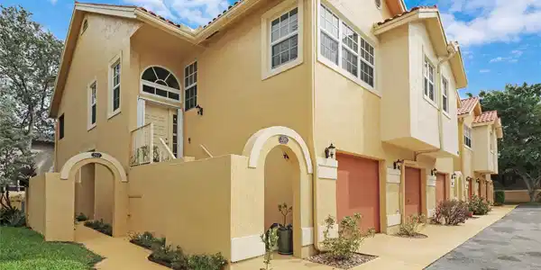 2121 S Ocean Blvd