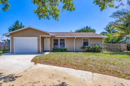 8566 SE Lyons Road