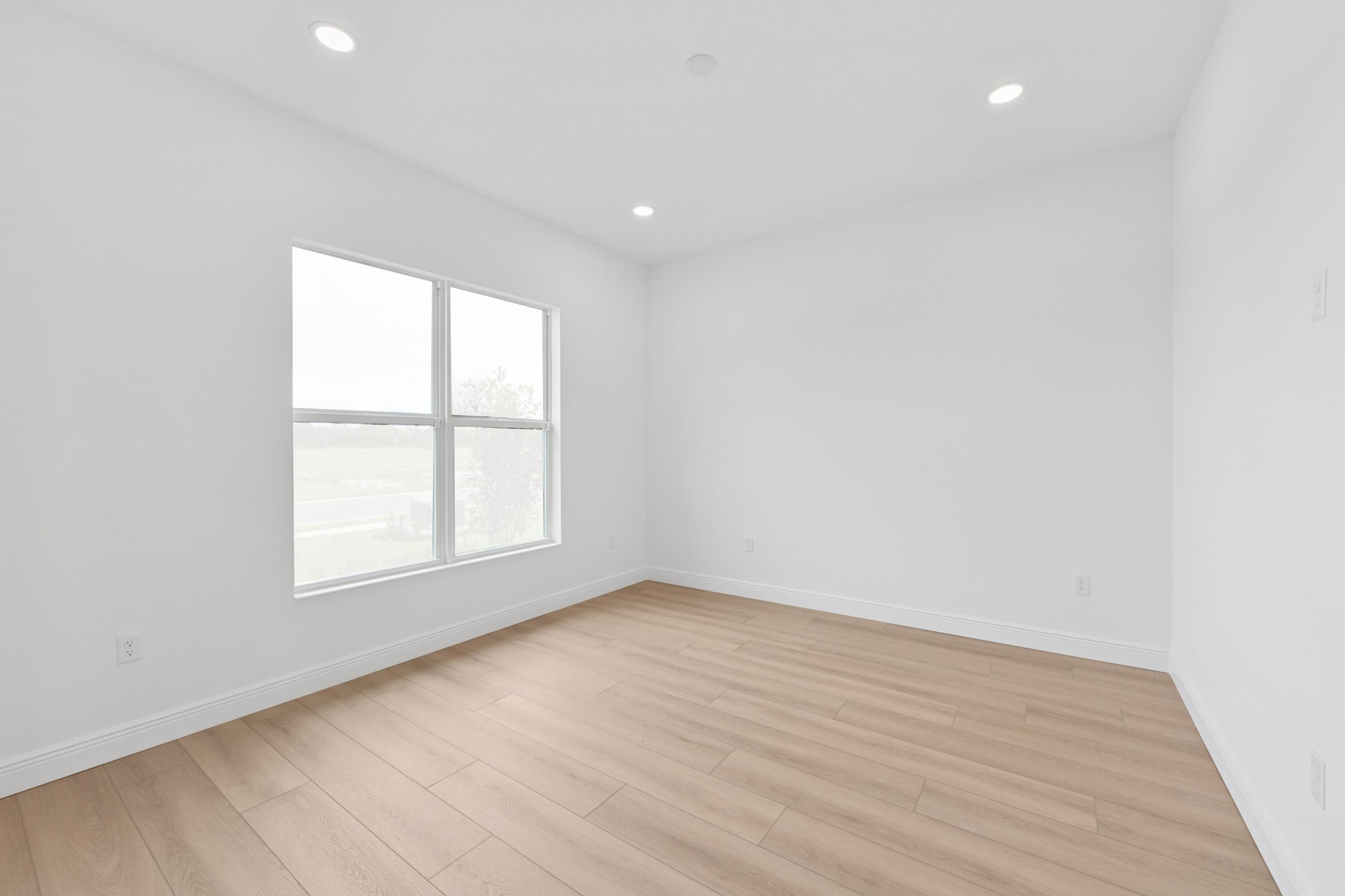 Image 2: Flex Room