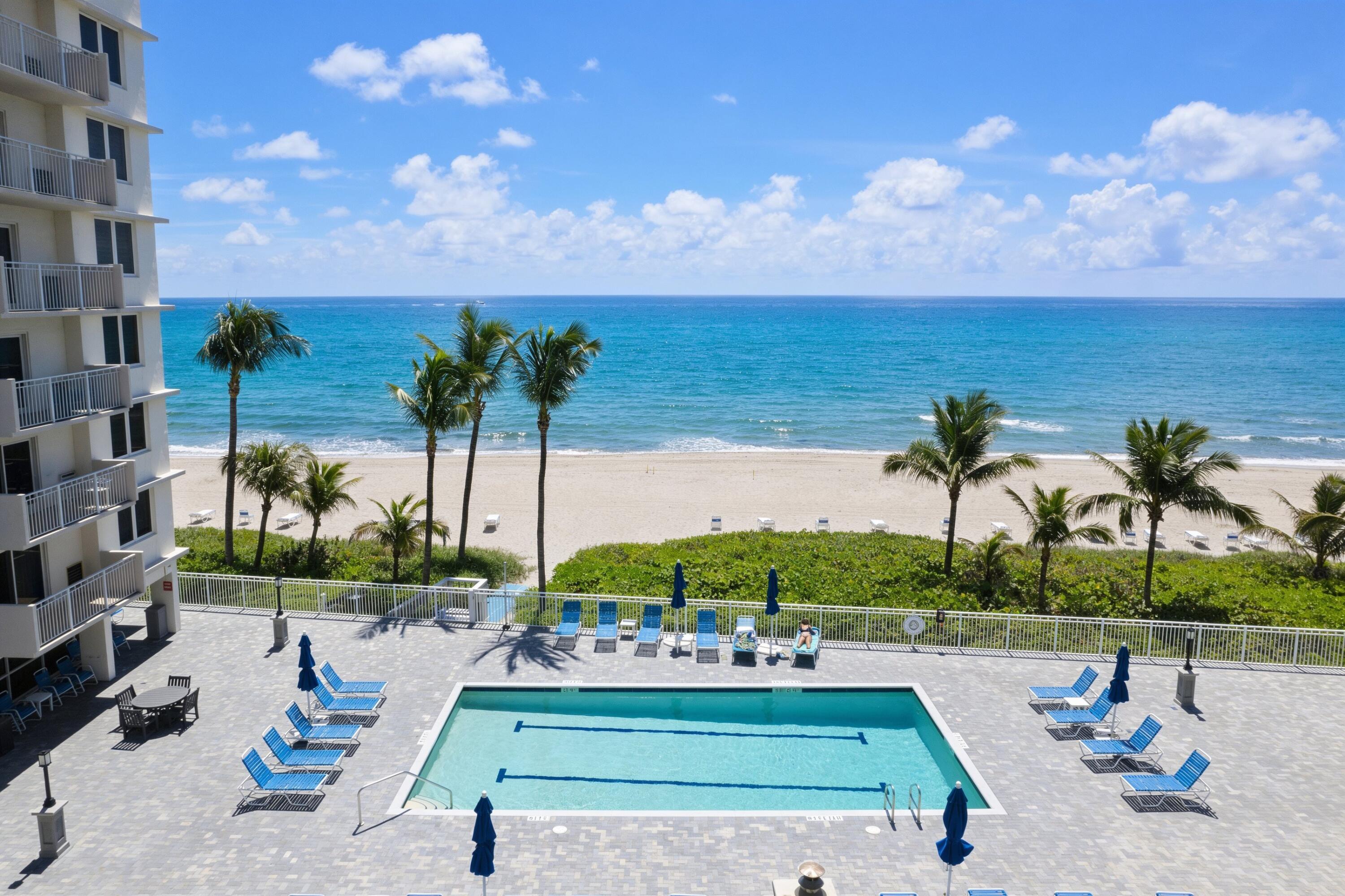 Image 4: Pool