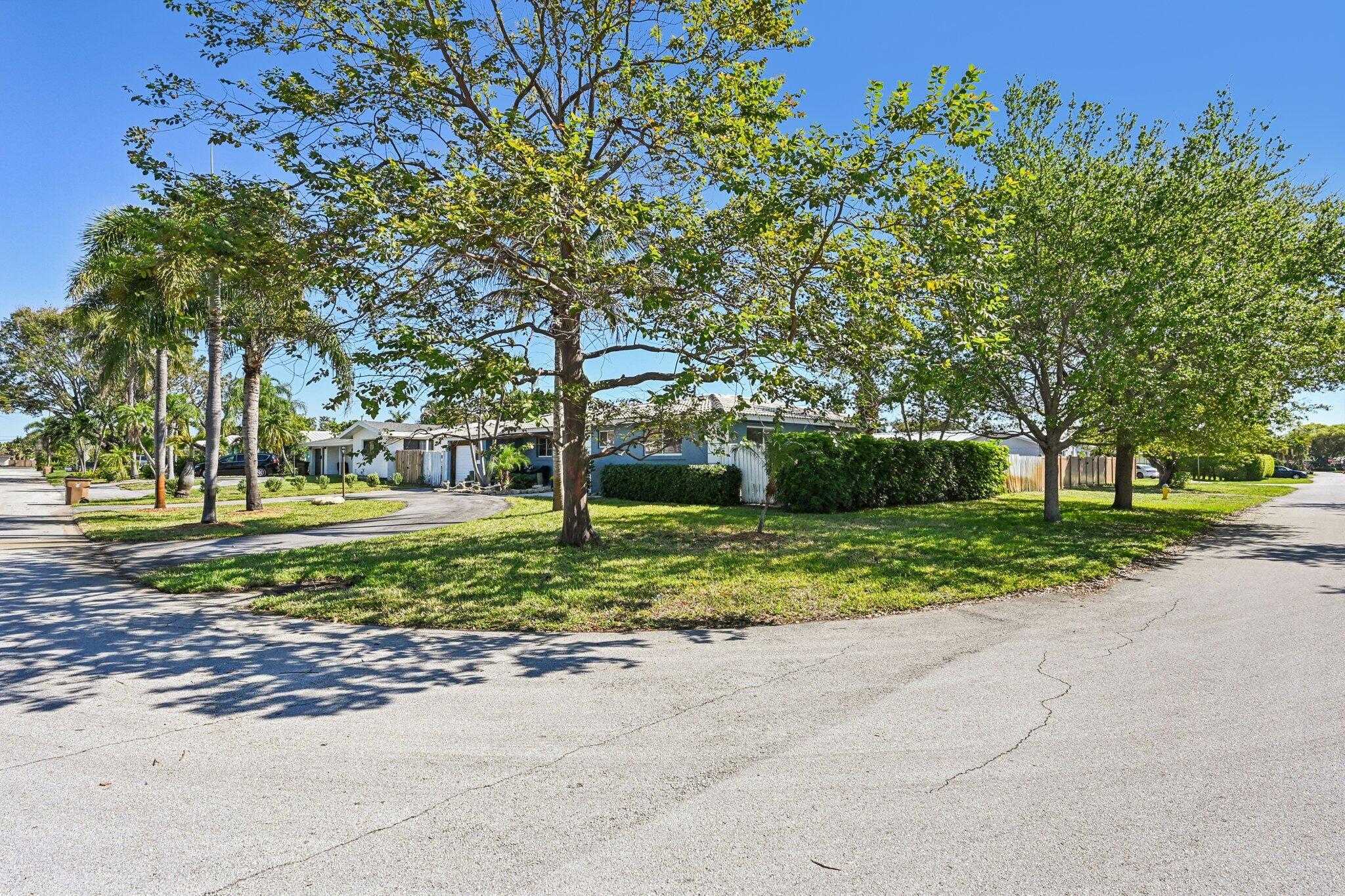 Image 3: 4-web-or-mls-SE 9th Ter-S2503-004