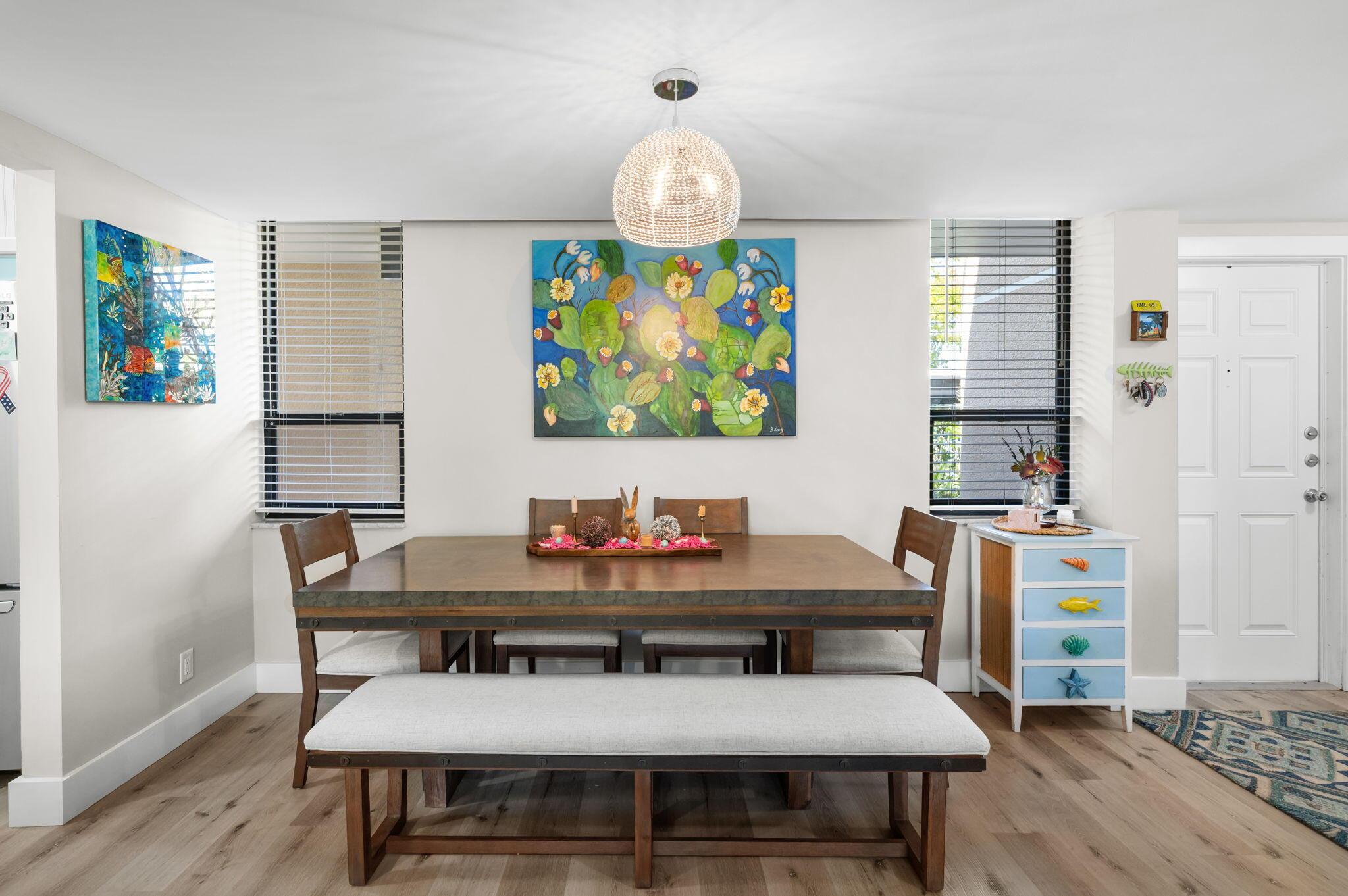 Image 4: Dining area is located in open family room and rig