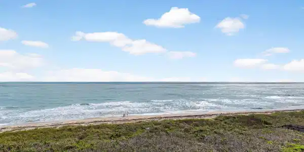 Image 2: DAZZLING OCEAN VIEWS