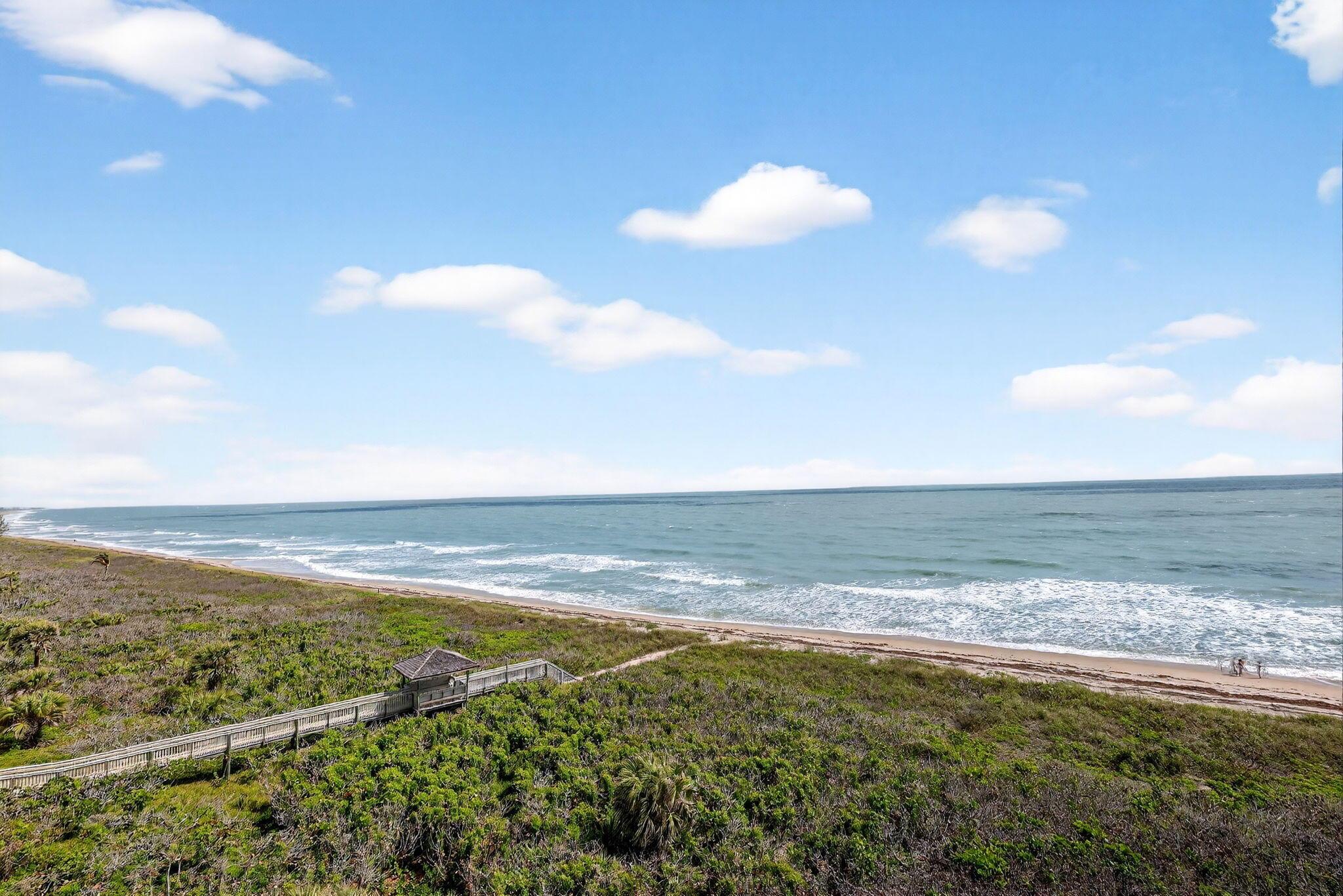 Image 3: DAZZLING OCEAN VIEWS