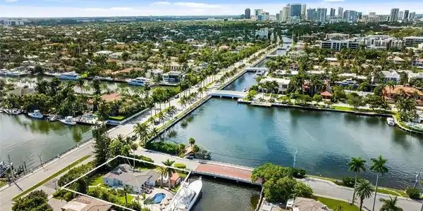 2301 E Las Olas Boulevard