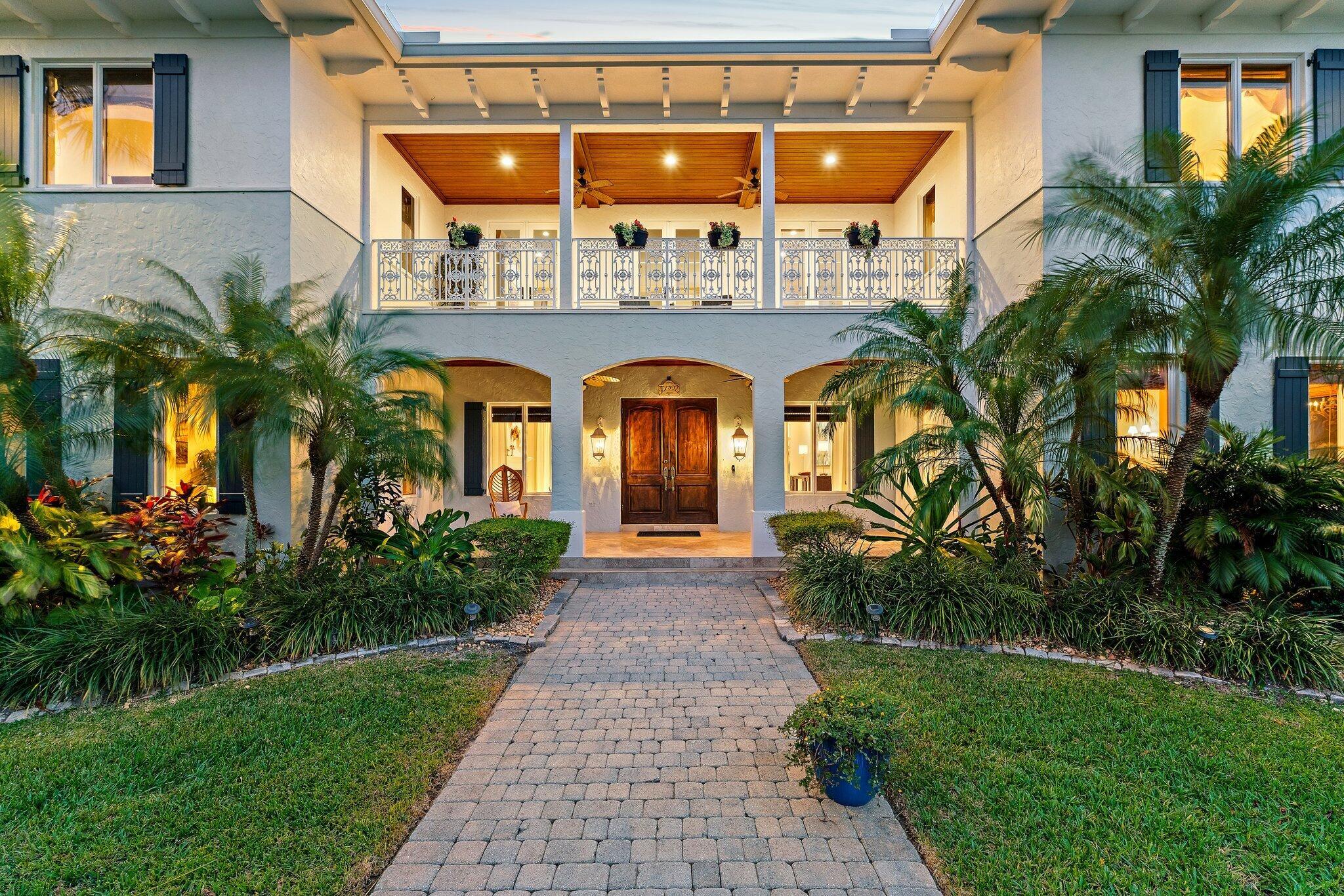 Image 2: Covered Loggia