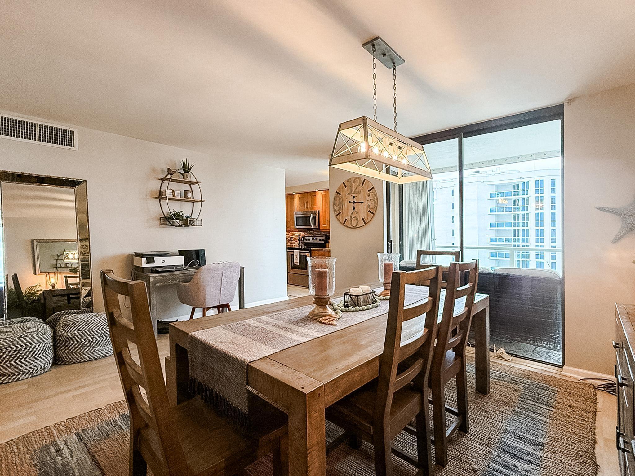 Image 4: Dining room 1