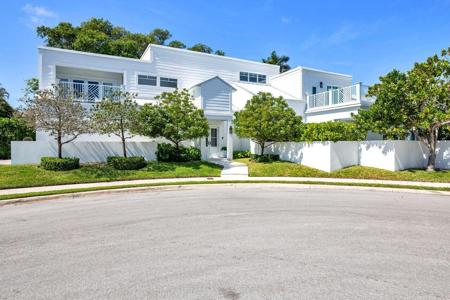 129 S Flagler Promenade S