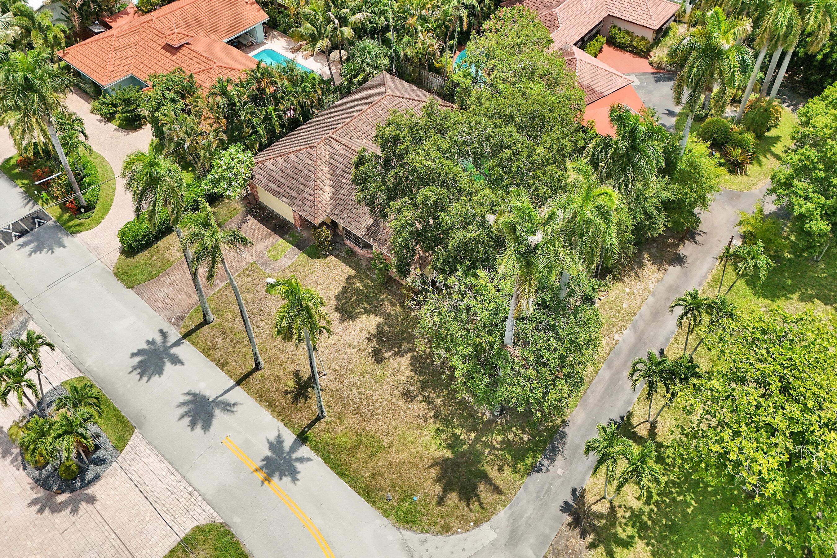Image 2: Oversized 12,500 SF Corner Lot in Coral Ridge Coun