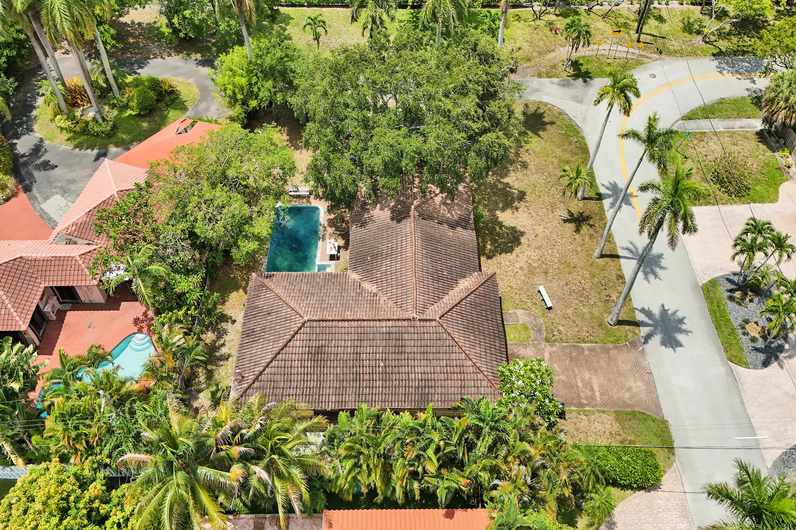 Image 3: Oversized 12,500 SF Corner Lot in Coral Ridge Coun