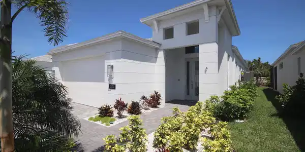 2189 Falls Manor