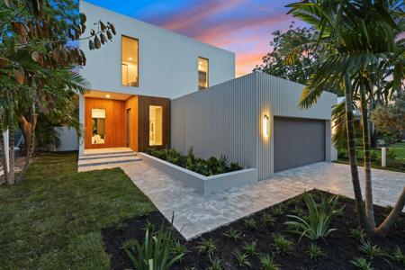 1000 SE 11 Court