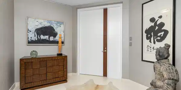 Image 4: Elevator landing