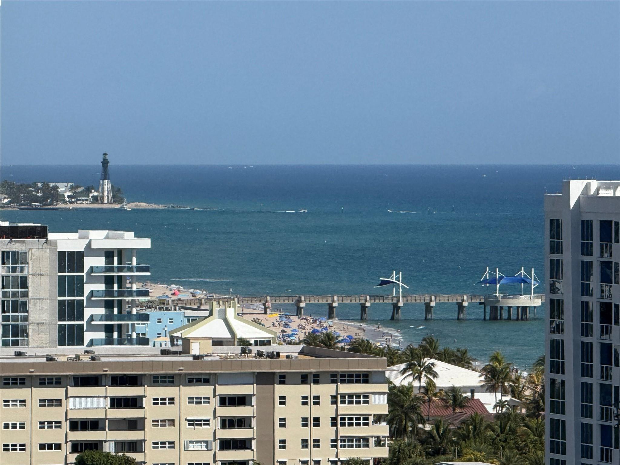 Image 3: lighthouse / pier view