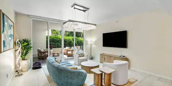 200 SE Mizner Boulevard
