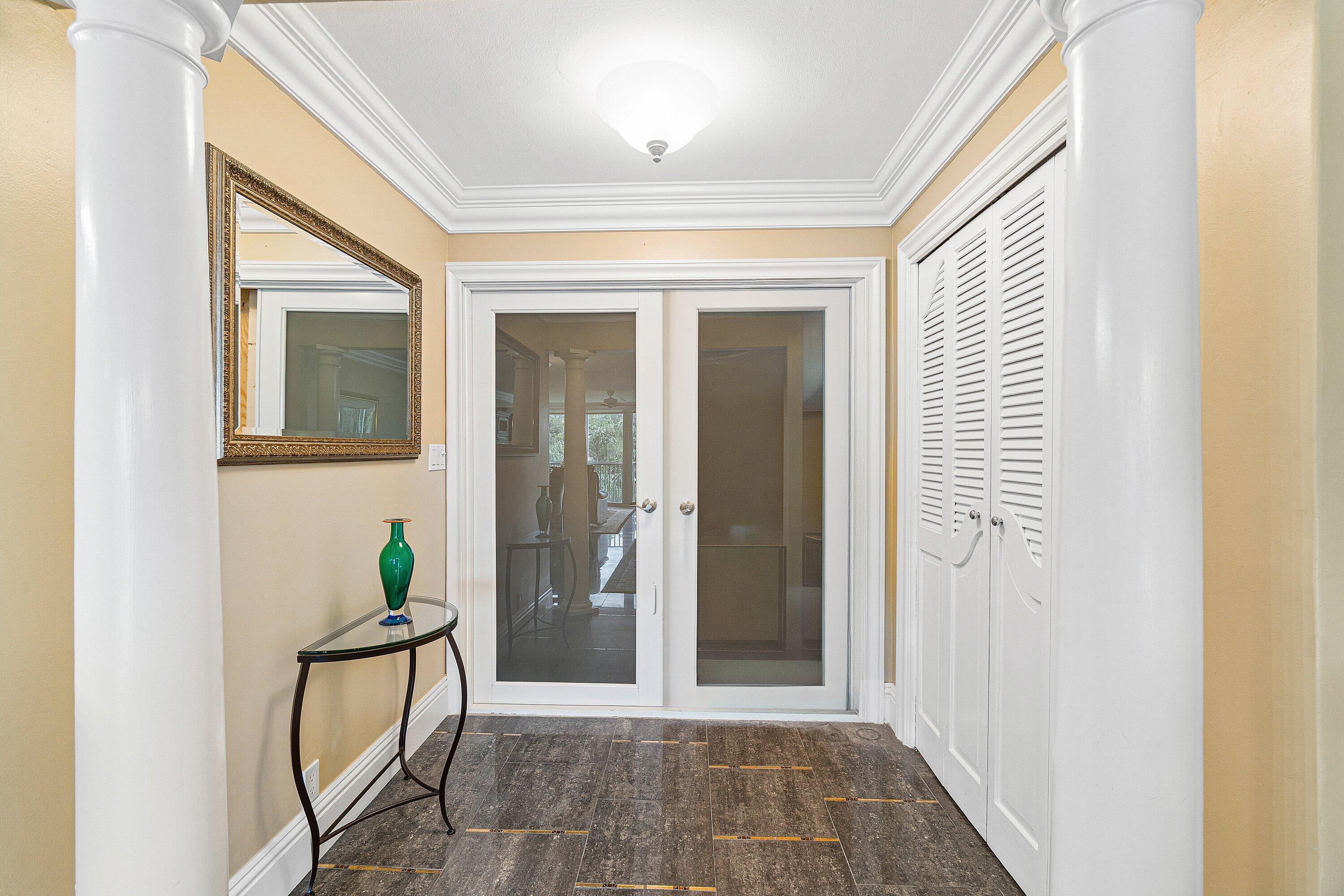 Image 3: Foyer