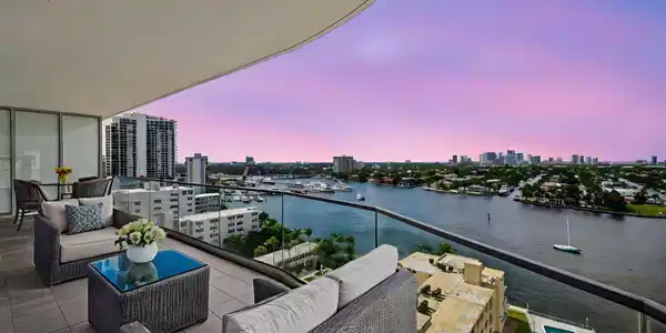 153 N Seabreeze Boulevard
