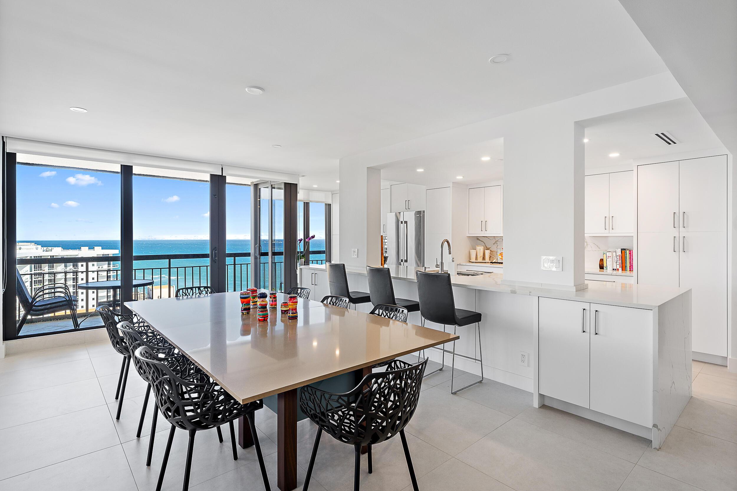 Image 3: Open Floorplan