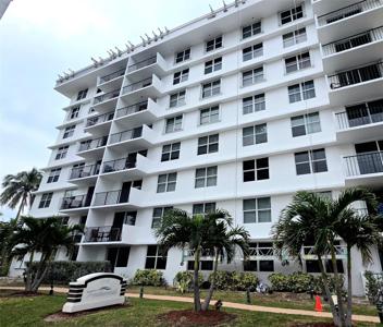 1009 N Ocean Boulevard