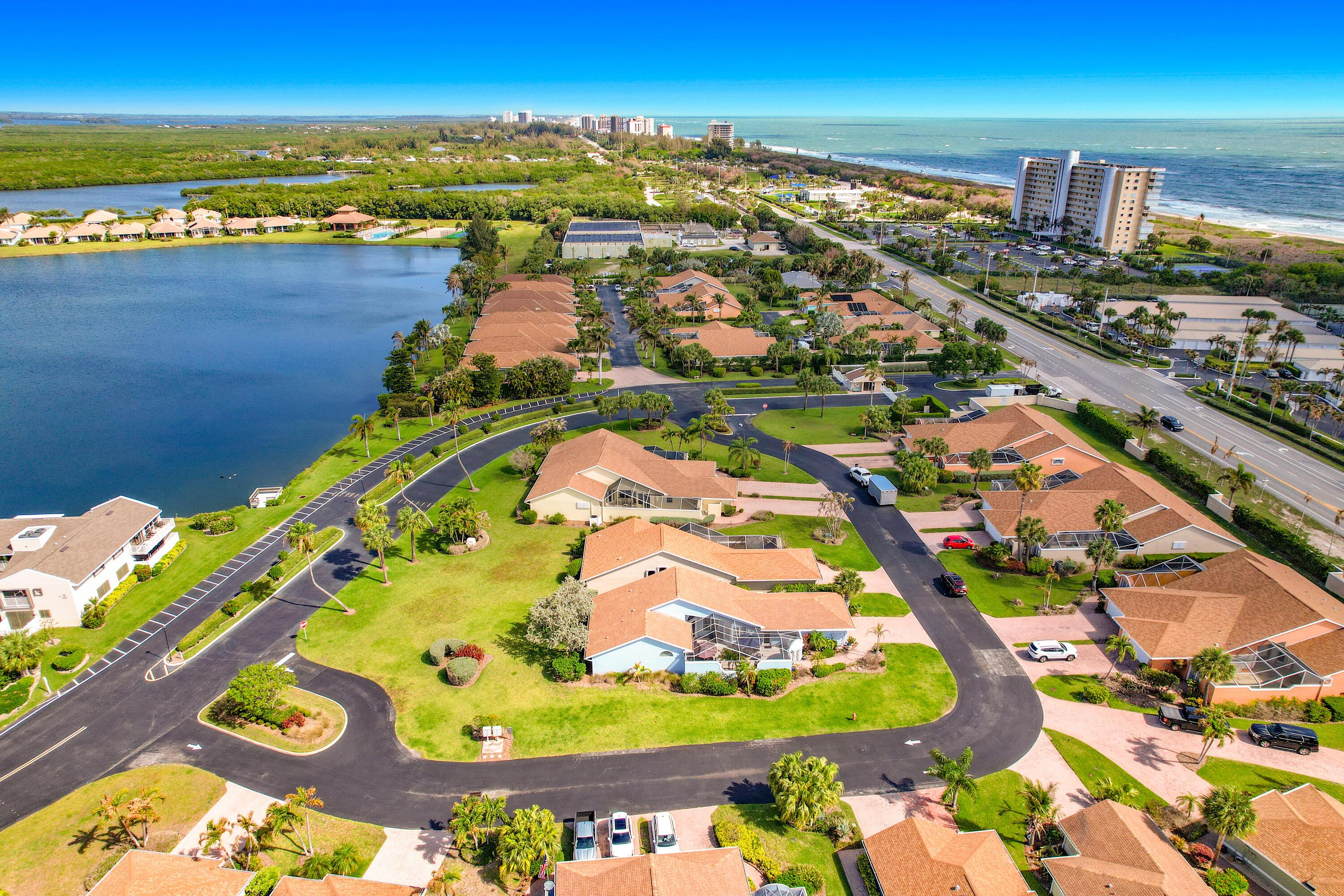 Image 4: 208 River Walk-92