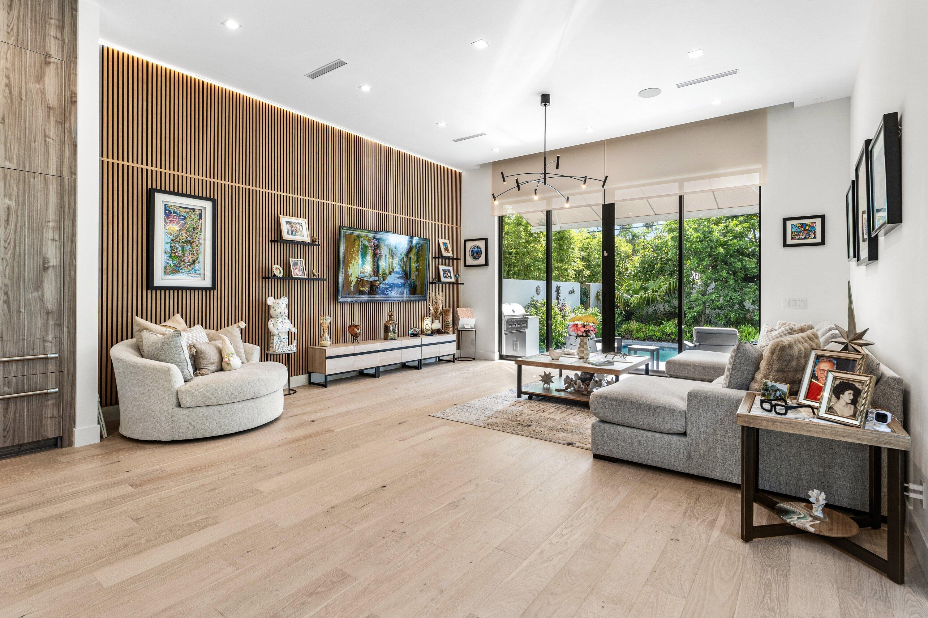 Image 4: 009-917Northeast8thAvenue-DelrayBeach-FL