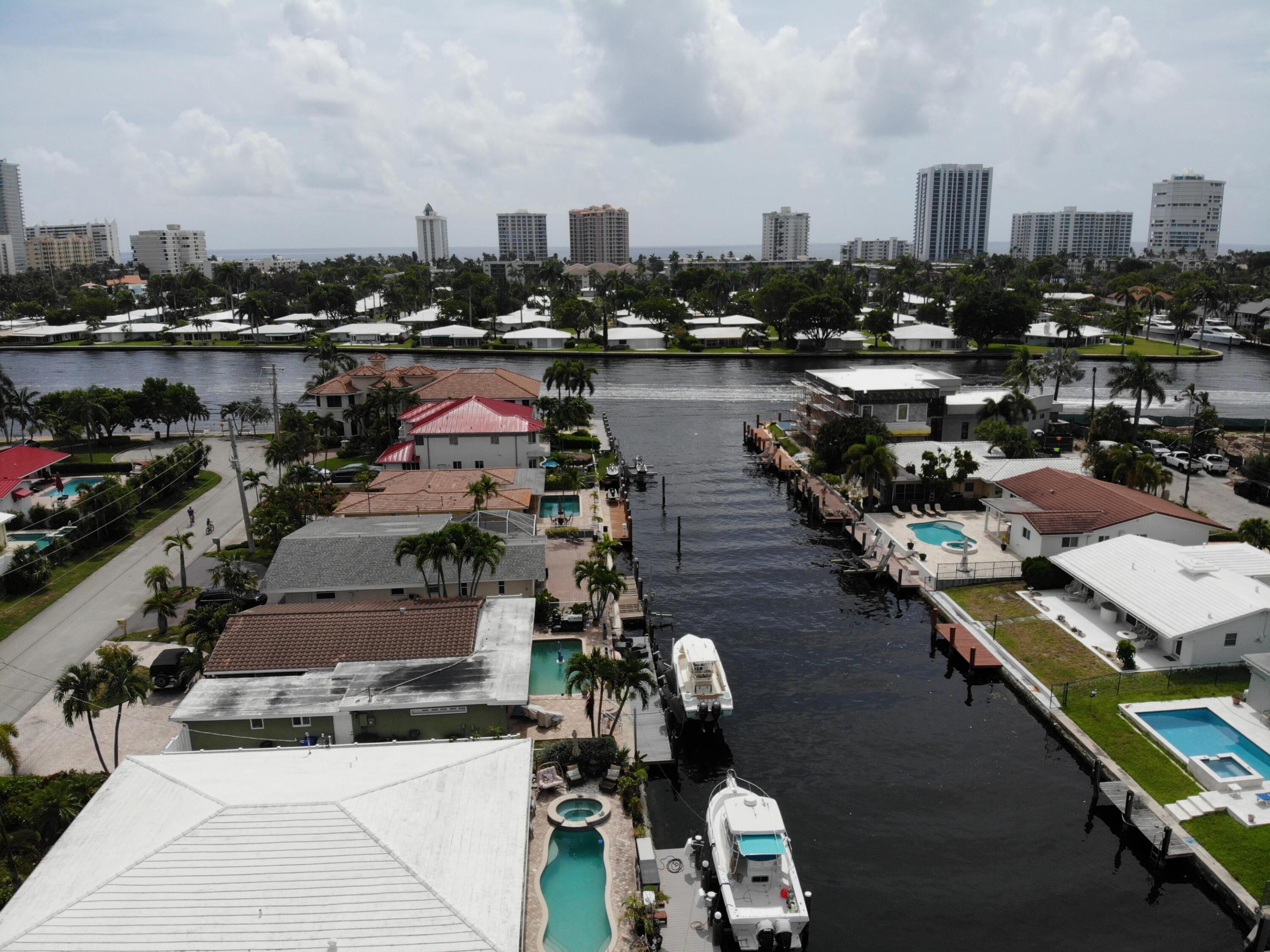 Image 4: Short distant to Hillsboro Inlet