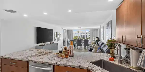 Image 3: 5-web-or-mls-3015-1025